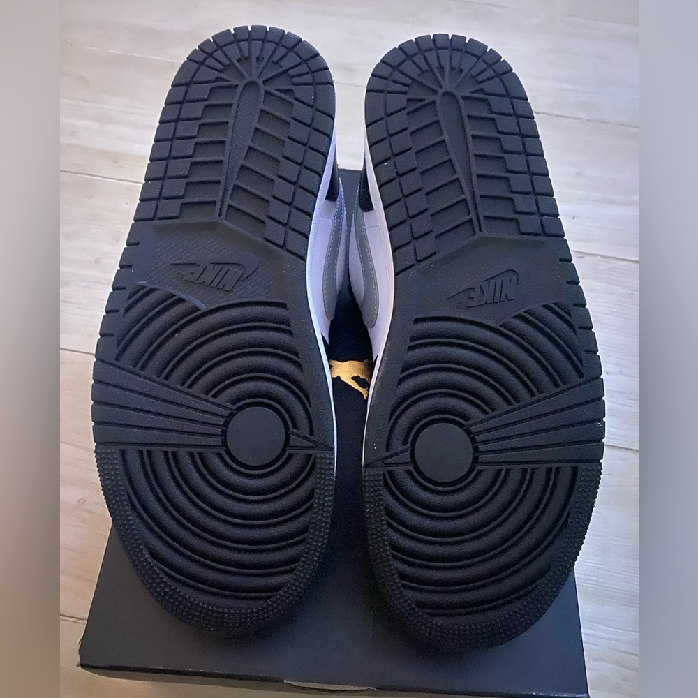AIR JORDAN 1 Low - Picture 5 of 6